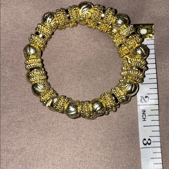 Vintage gold tone Beaded elastic bracelet - Picture 6 of 7